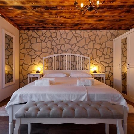 Rustic Apartment Evelin Krk Town Bagian luar foto