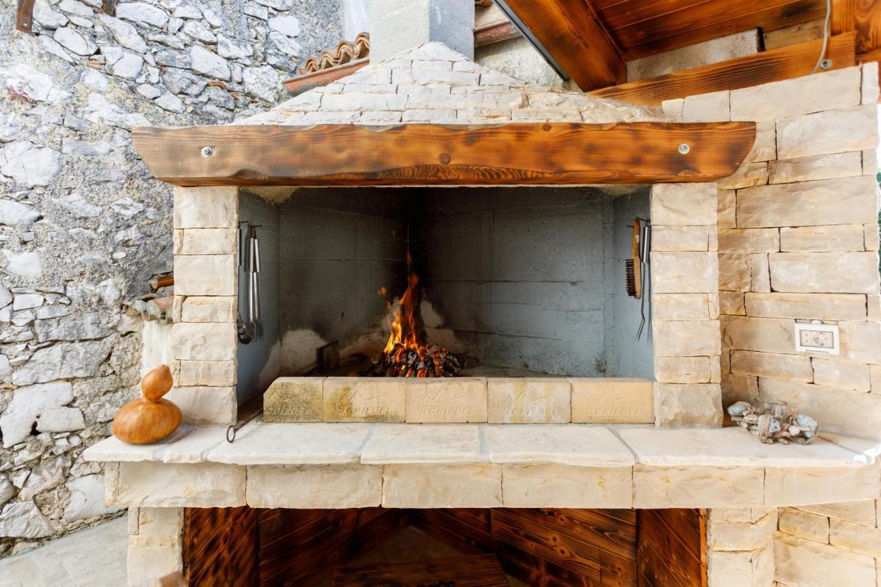 Rustic Apartment Evelin Krk Town Bagian luar foto