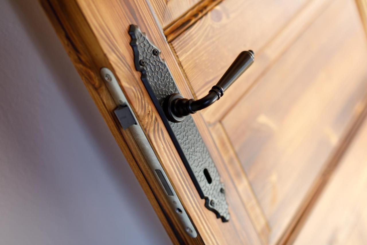 Rustic Apartment Evelin Krk Town Bagian luar foto