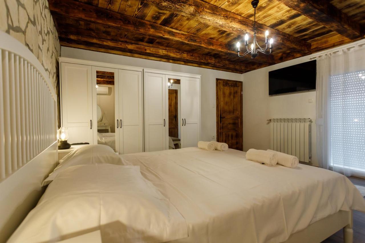 Rustic Apartment Evelin Krk Town Bagian luar foto