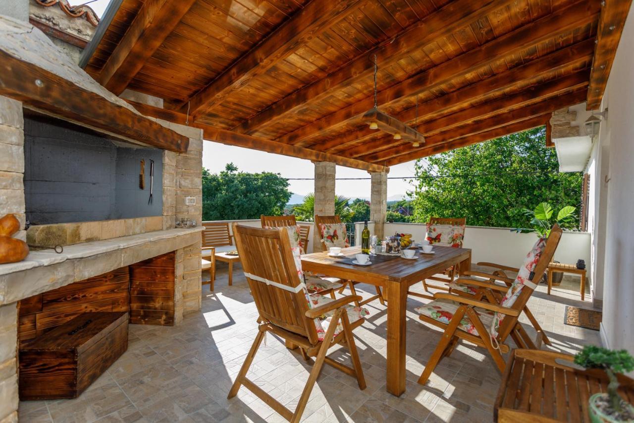 Rustic Apartment Evelin Krk Town Bagian luar foto
