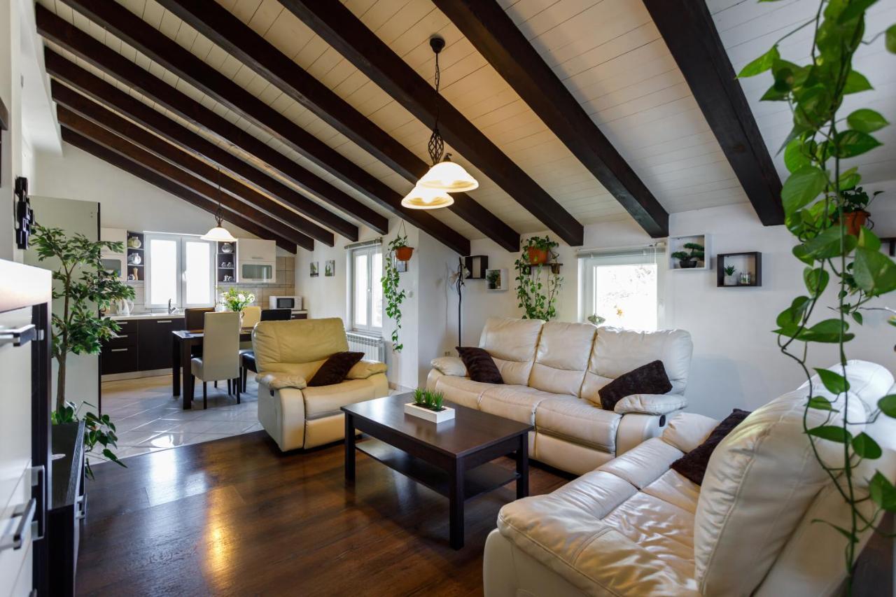 Rustic Apartment Evelin Krk Town Bagian luar foto