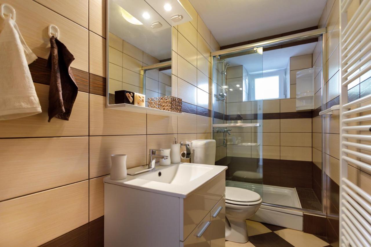 Rustic Apartment Evelin Krk Town Bagian luar foto