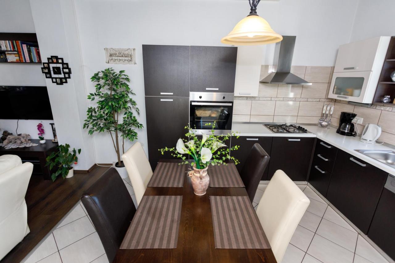 Rustic Apartment Evelin Krk Town Bagian luar foto