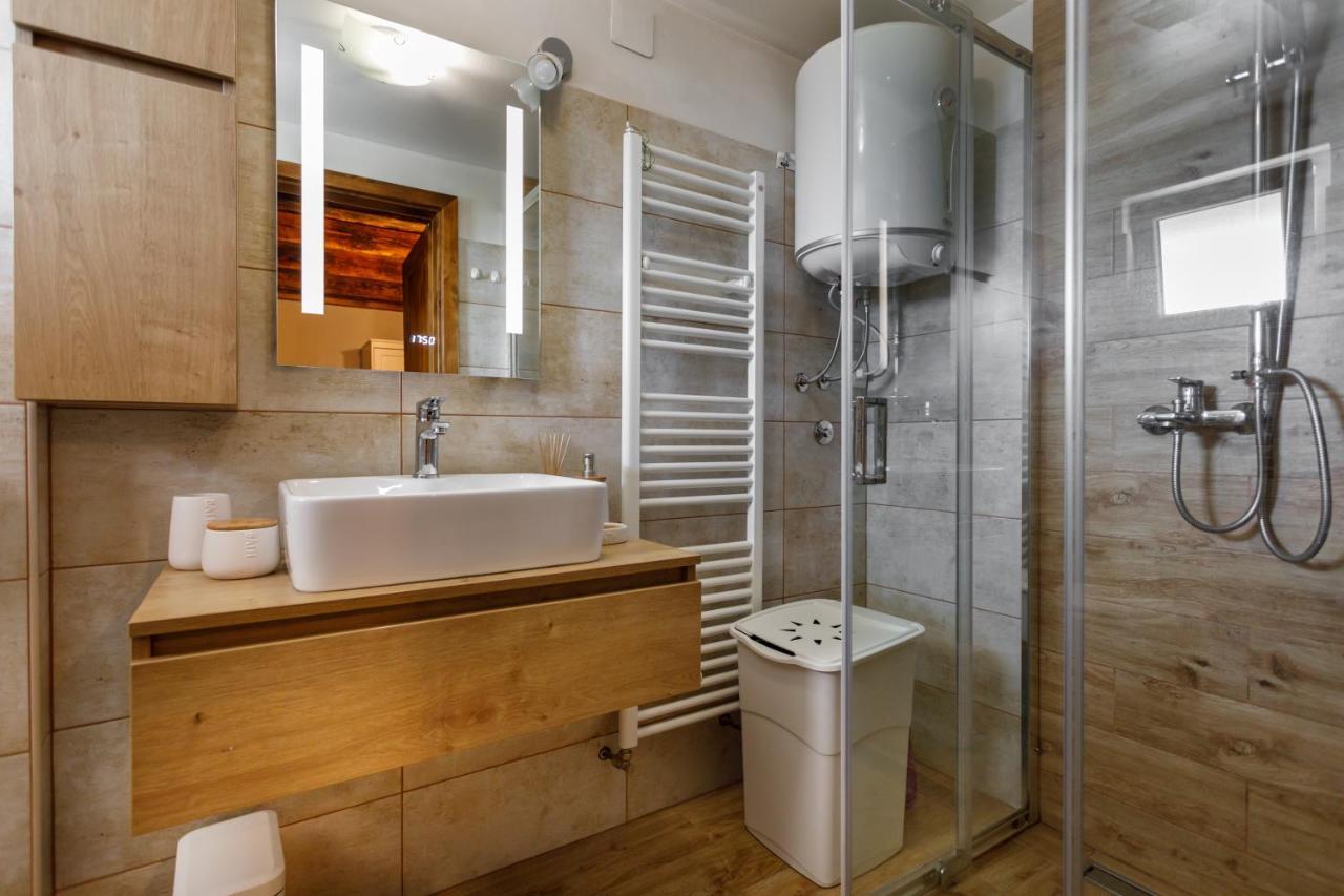 Rustic Apartment Evelin Krk Town Bagian luar foto
